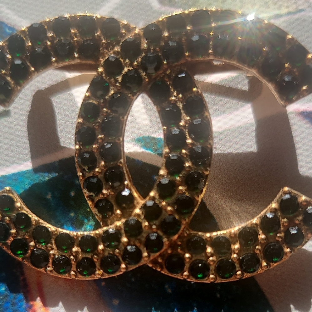 Gold and Dark Green Gem Brooch - Picture 3 of 6